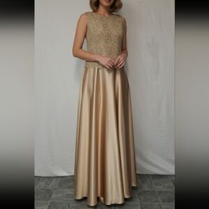 Cachet Beige Fabric Label Size 12 Dress Crochet 90% Rayon 10% Nylon